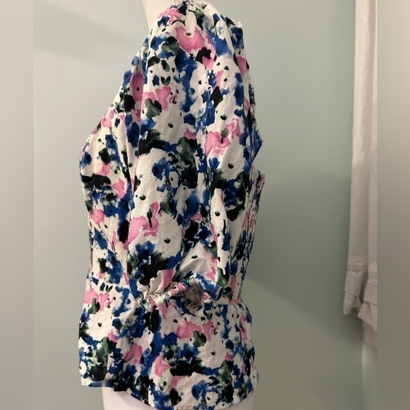 BCBGMaxAzria Women's Floral Peplum Top Size Medium - Picture 6 of 14